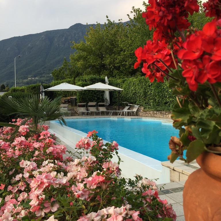 Villa Kinzica Sale Marasino Exteriér fotografie